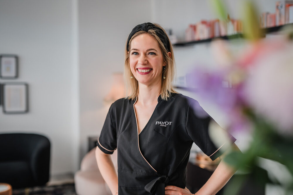Profesionelles Businessportrait einer BEautyexpertin aus Essen