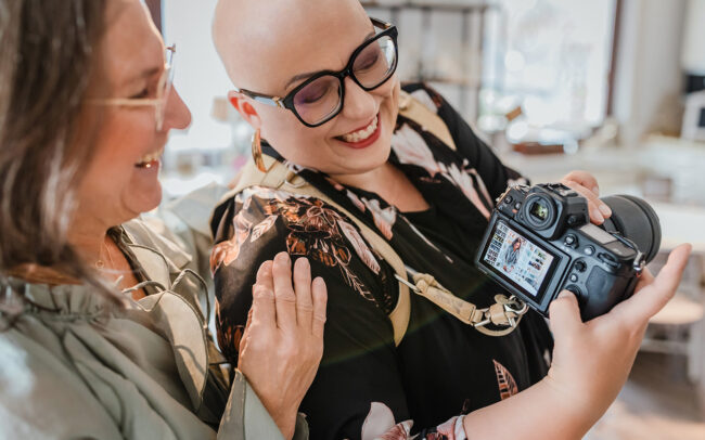 Businessfotografie für selbstständige Frauen in NRW Nadine Lotze bei der Arbeit